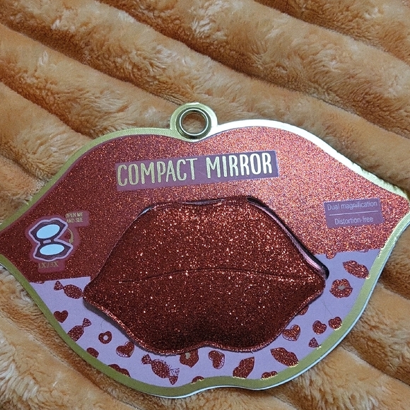 Other - Red Glitter Lip-Shaped Compact Mirror